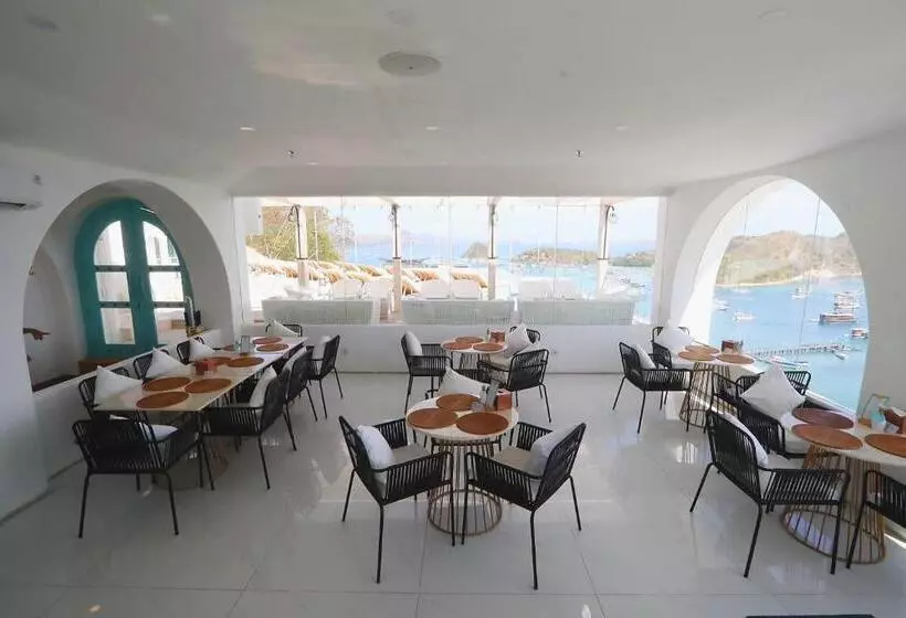 Loccal Collection Hotel Komodo