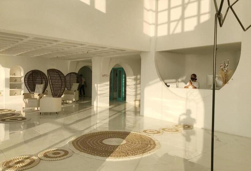 Loccal Collection Hotel Komodo