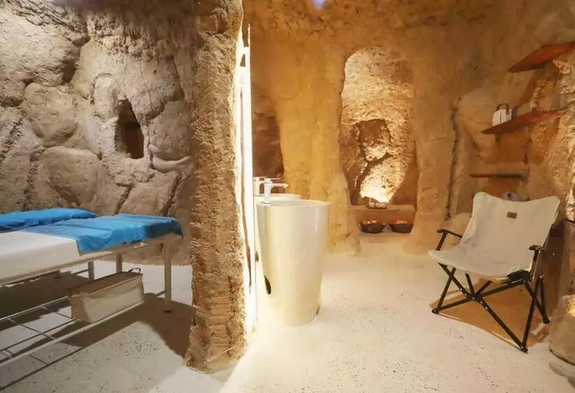 Loccal Collection Hotel Komodo