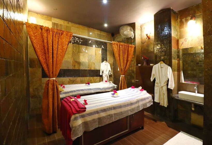 هتل The Grand Legacy Resort