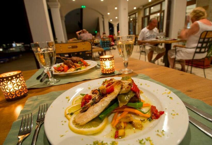 Nevis Resort & Aqua Park   All Inclusive