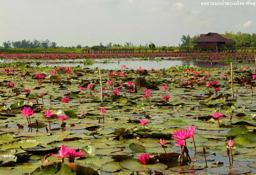 リゾートホテル Banpak Suankaew Talaynoi