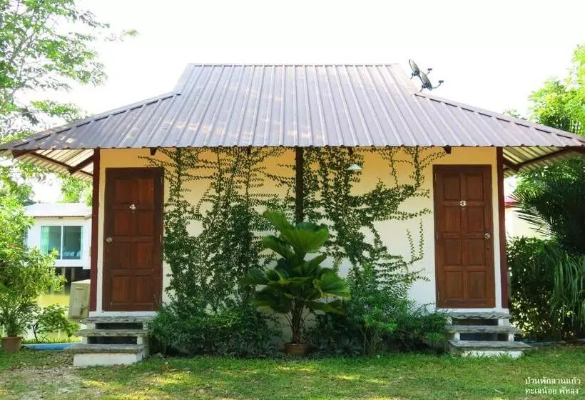 リゾートホテル Banpak Suankaew Talaynoi