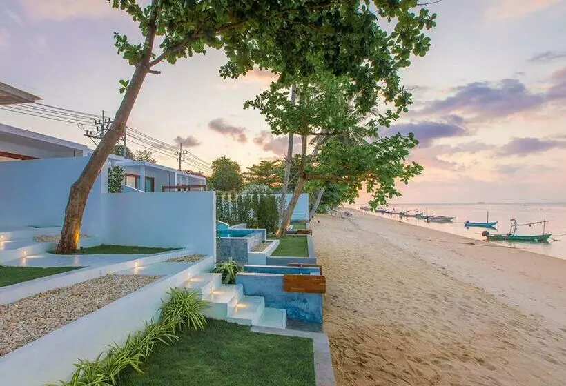 Lomakeskus White Whale Beachfront Poolvilla