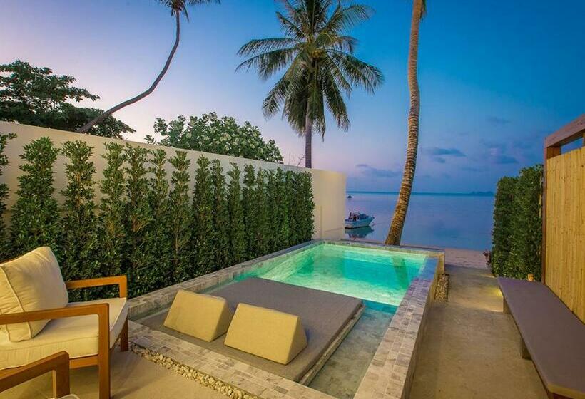 Resort White Whale Beachfront Poolvilla