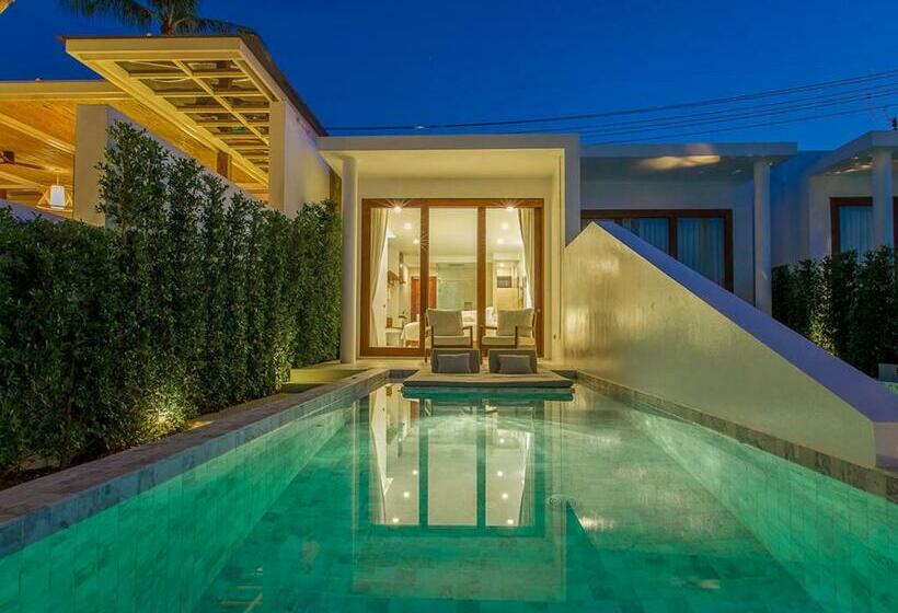 Resort White Whale Beachfront Poolvilla