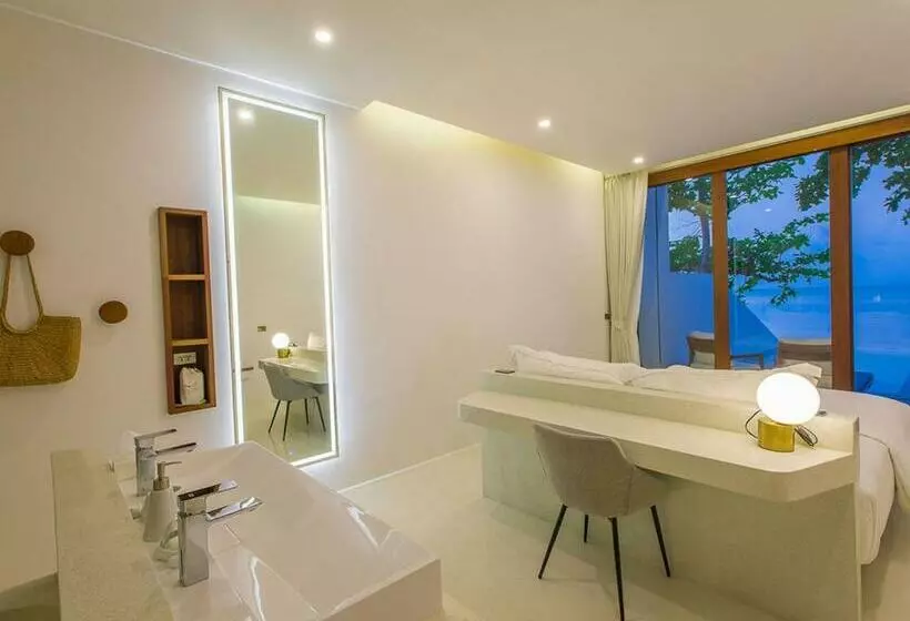 Lomakeskus White Whale Beachfront Poolvilla