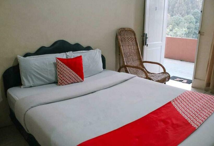 הוסטל Berastagi Backpacker Rooms By Oyo Rooms