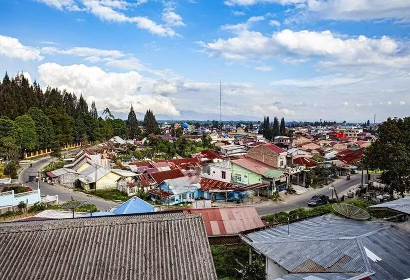 Retkeilymaja Berastagi Backpacker Rooms By Oyo Rooms