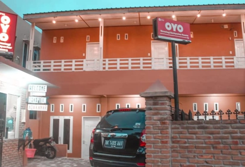 הוסטל Berastagi Backpacker Rooms By Oyo Rooms