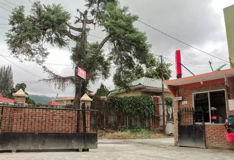 Retkeilymaja Berastagi Backpacker Rooms By Oyo Rooms