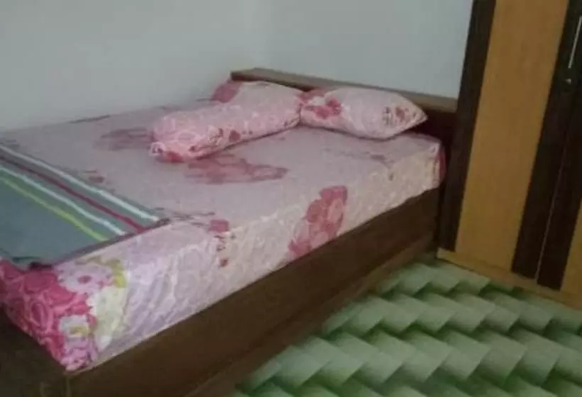 ユースホステル Herry Panggang Homestay And Transport Service