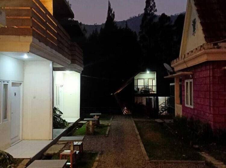 민박 Istana Bromo Resort