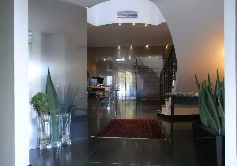 Hotelli Albergo Del Sole