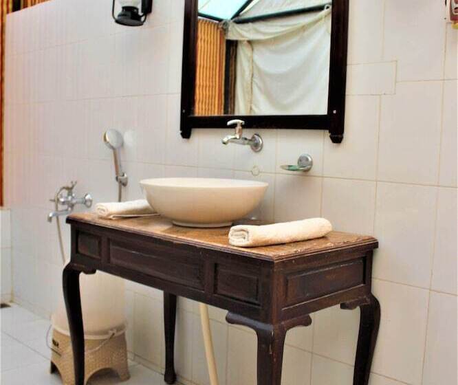 בית מלון כפרי Aravali Nature Luxury Camp