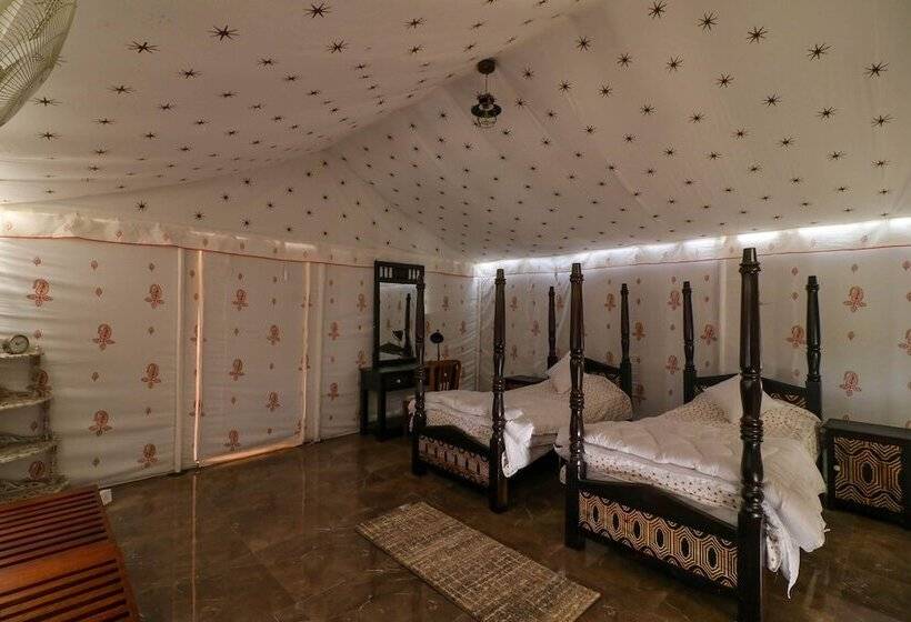 בית מלון כפרי Aravali Nature Luxury Camp