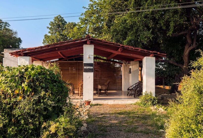 בית מלון כפרי Aravali Nature Luxury Camp