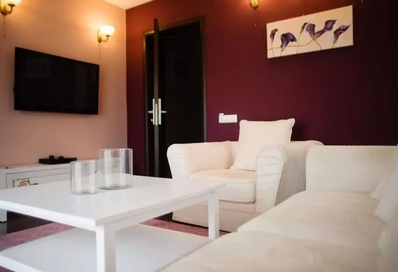 Hotelli Domeniul Greaca