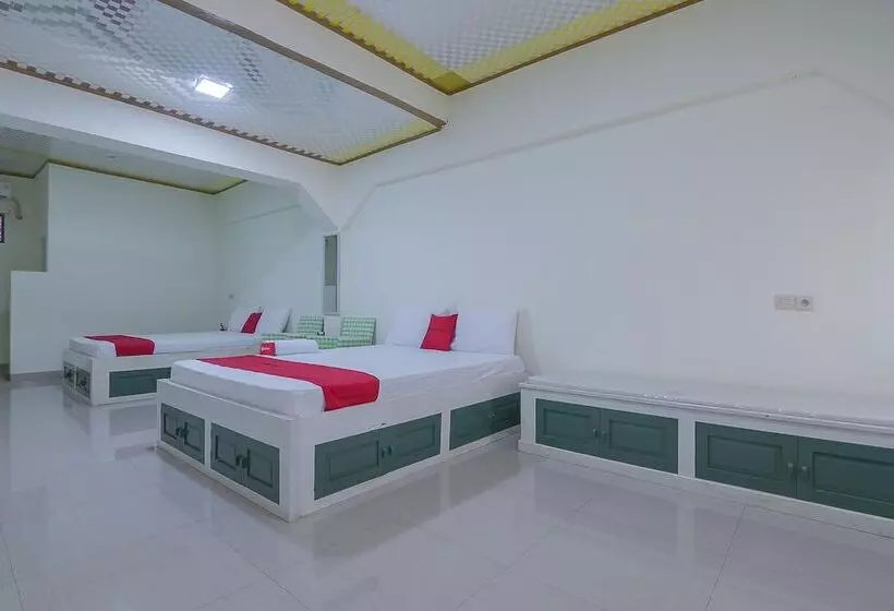 Hotelli Reddoorz Resort Syariah @ Batu Apung Purwakarta