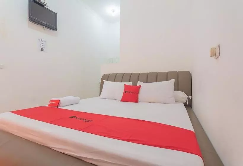 Hotelli Reddoorz Resort Syariah @ Batu Apung Purwakarta