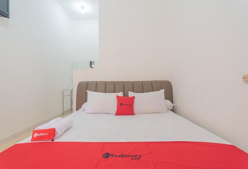 בית מלון כפרי Reddoorz Resort Syariah @ Batu Apung Purwakarta