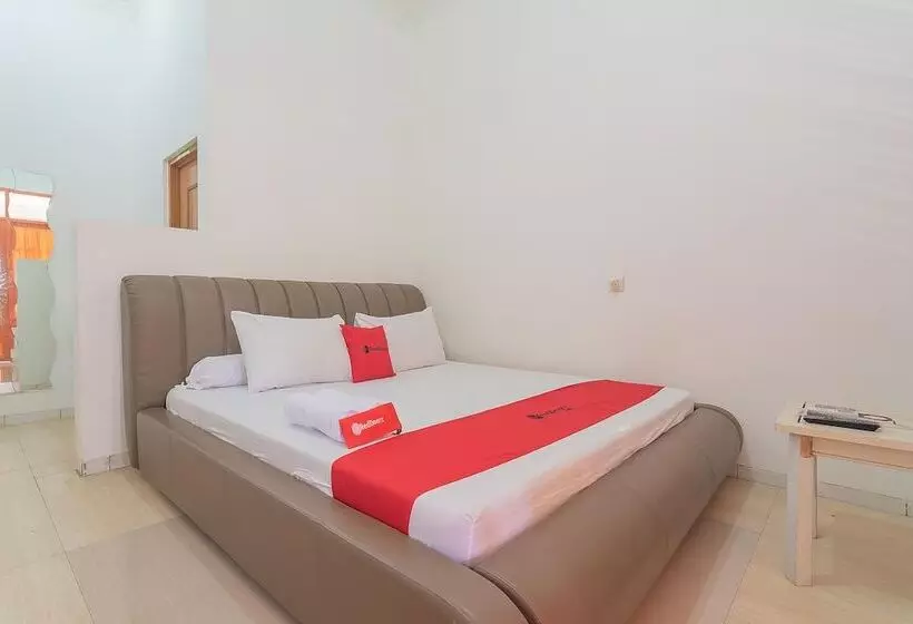 Hotelli Reddoorz Resort Syariah @ Batu Apung Purwakarta