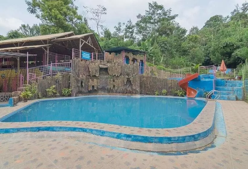 Hotelli Reddoorz Resort Syariah @ Batu Apung Purwakarta