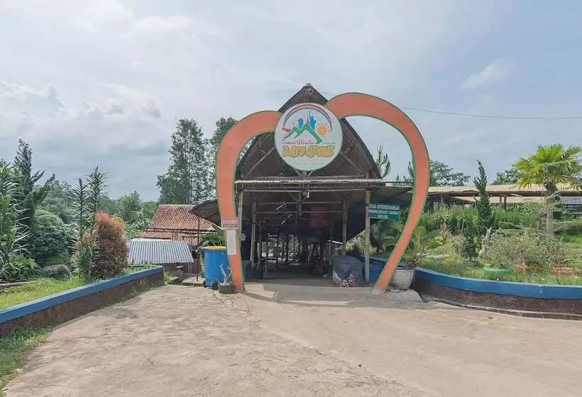 Hotelli Reddoorz Resort Syariah @ Batu Apung Purwakarta