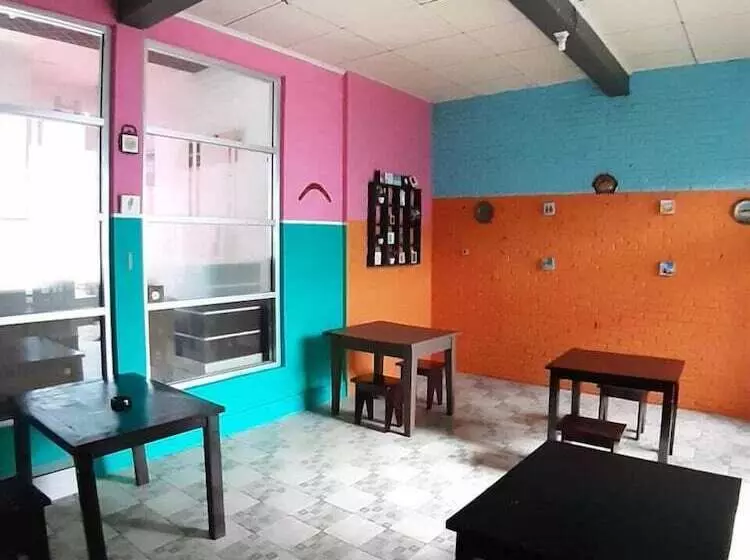 Majatalo Aminah Homestay And Tour