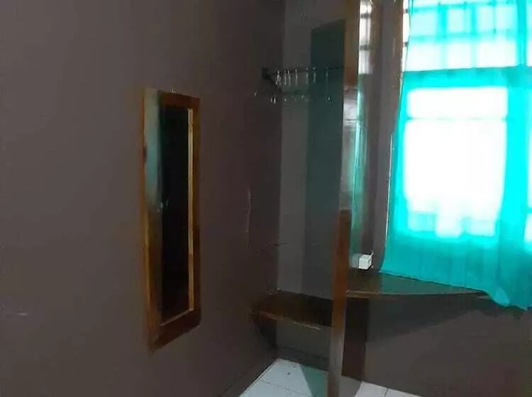 Majatalo Aminah Homestay And Tour