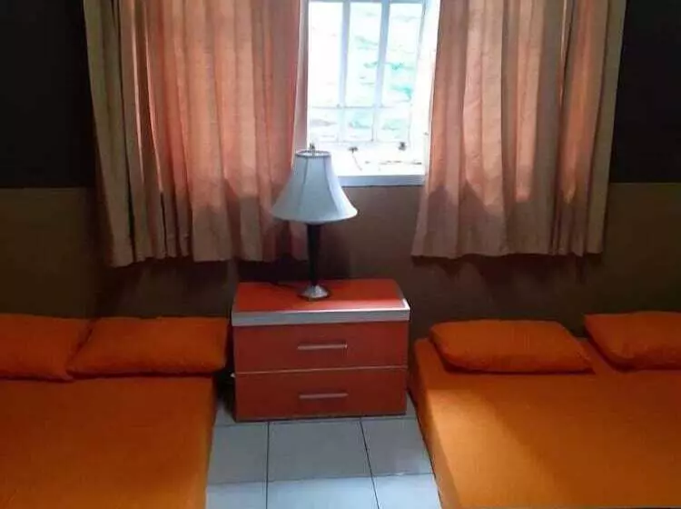 Majatalo Aminah Homestay And Tour