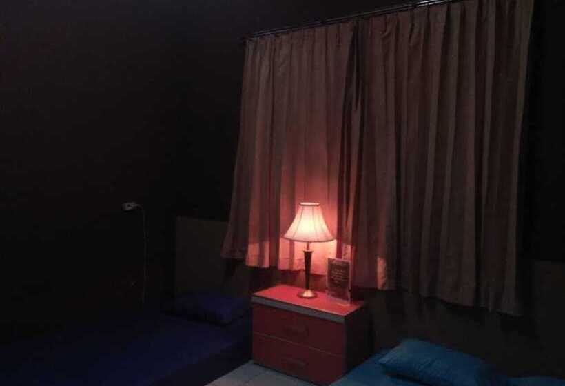 بنسيون Aminah Homestay And Tour