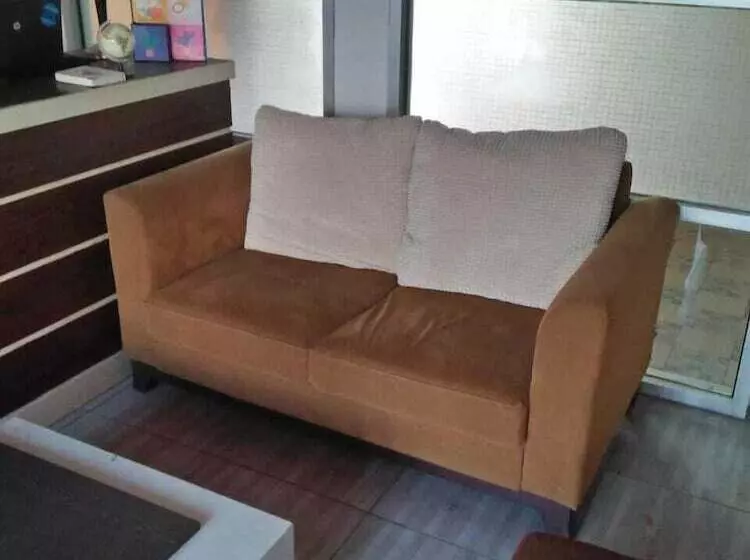 Majatalo Aminah Homestay And Tour