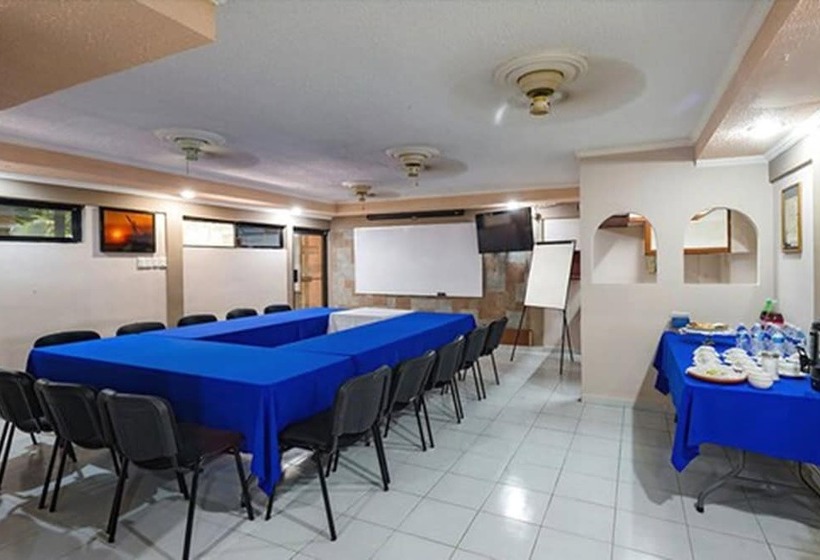 בית מלון כפרי Acuario Ciudad Del Carmen