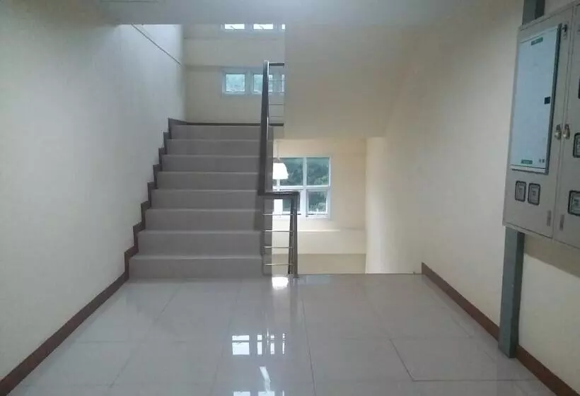 Hotelli Chawalee Place