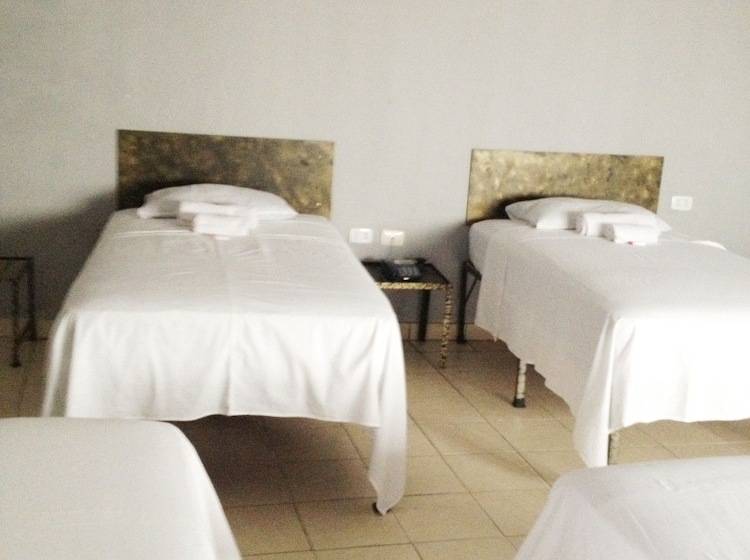 هتل Hostal Azteca Bolivia