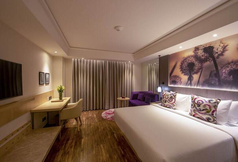 Hotel The Gaurs Sarovar Premiere