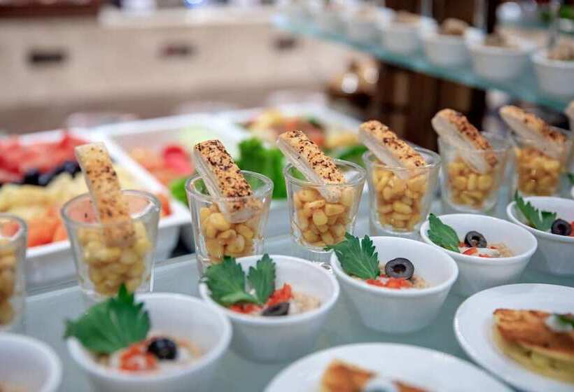 Hotel The Gaurs Sarovar Premiere