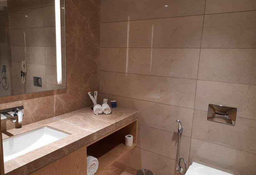 Hotel The Gaurs Sarovar Premiere