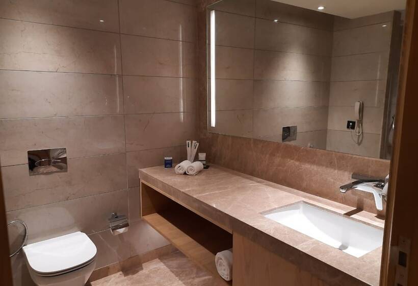 Hotel The Gaurs Sarovar Premiere