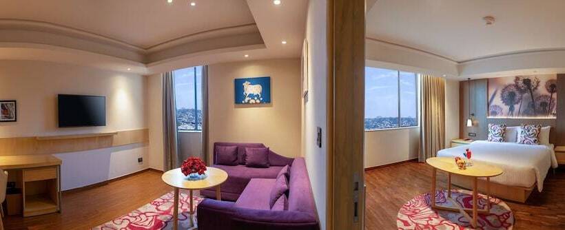 Hotel The Gaurs Sarovar Premiere