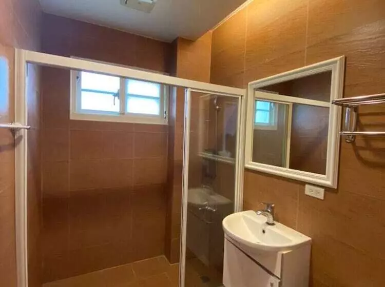 پانسیون Isaalice Slip And Slide B&b