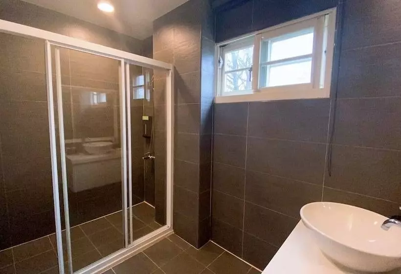 پانسیون Isaalice Slip And Slide B&b