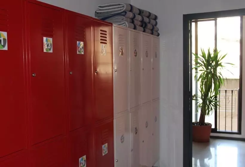 Alternative Creative Youth Hostel Barcelona