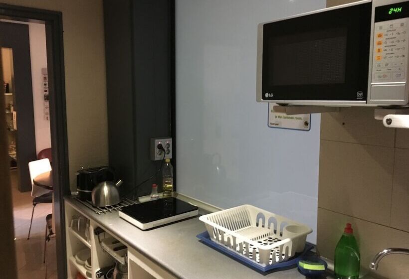 Alternative Creative Youth Hostel Barcelona