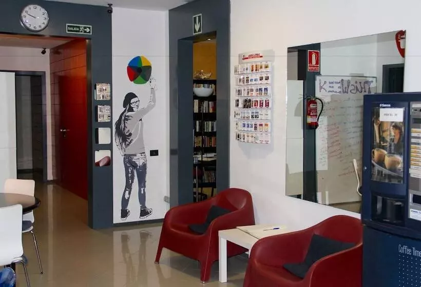 Alternative Creative Youth Hostel Barcelona