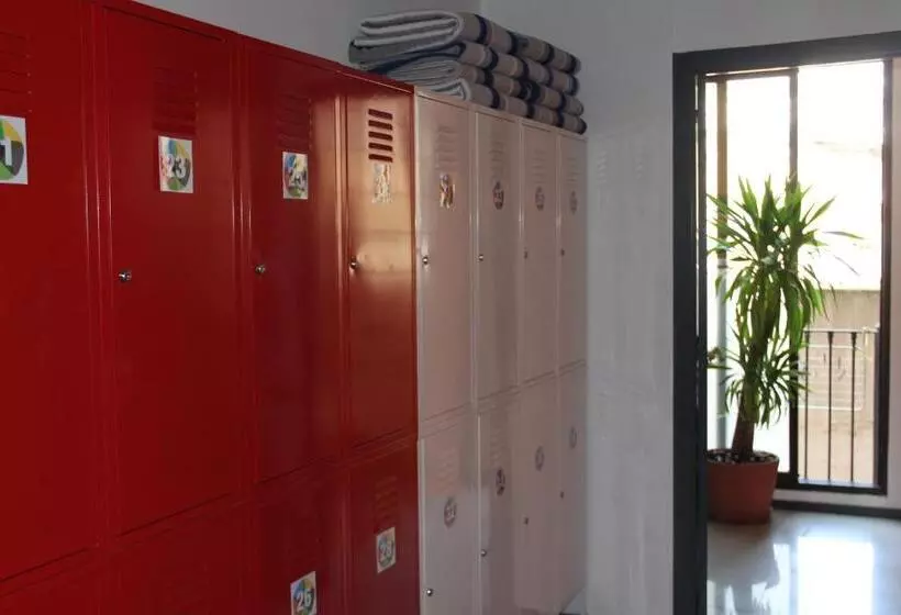 Alternative Creative Youth Hostel Barcelona