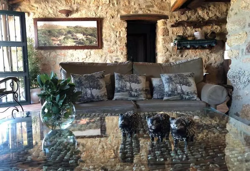 Apartamentos Rurales La Macera