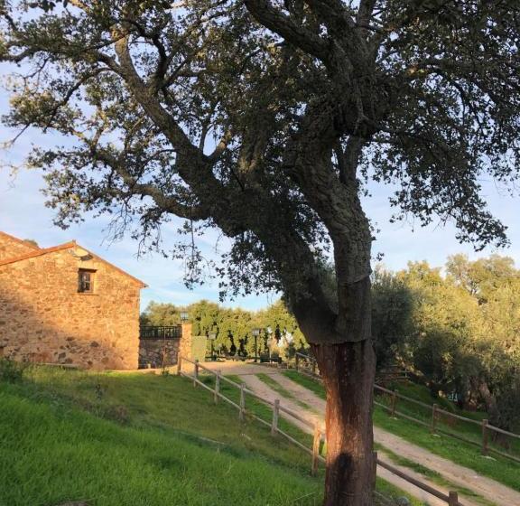 Apartamentos Rurales La Macera