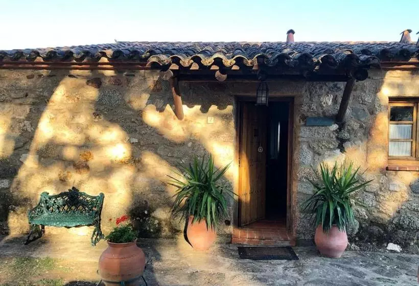 Apartamentos Rurales La Macera